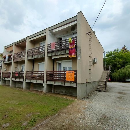 Apartamento Rosy Apartman Vonyarcvashegy Exterior foto
