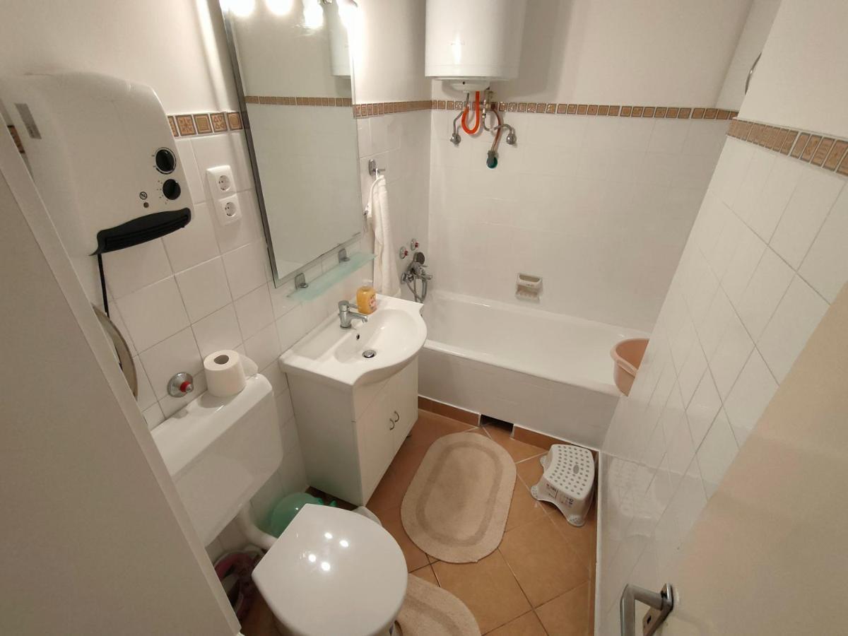 Apartamento Rosy Apartman Vonyarcvashegy Exterior foto