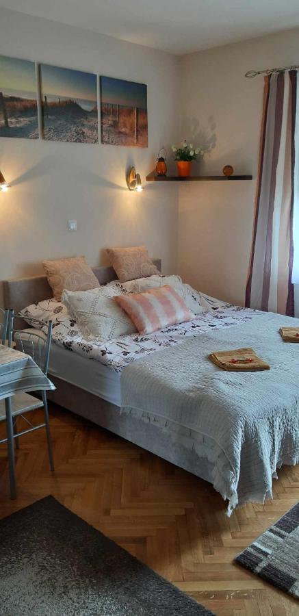 Apartamento Rosy Apartman Vonyarcvashegy Exterior foto